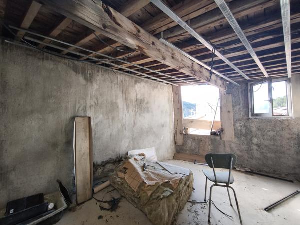 Clermont-l'Hérault (34800) Duplex avec toit terrasse + studio avec travaux