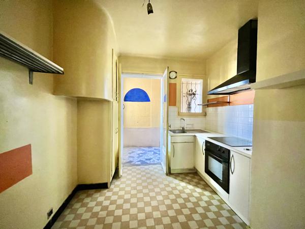 Appartement
         4 pièces
        - 102 m² 426 000 € *