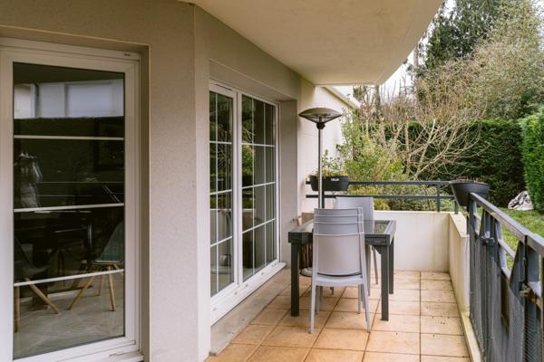 RARE!! Appartement en rez-de-jardin + garages