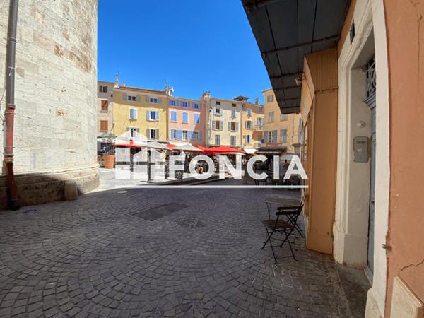 Location Studio 30.71 m² - 1 & 3 RUE RABATTON Hyeres 83400