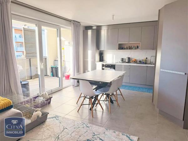 Appartement à vendre 3 pièces 71m² Cessy (01170)