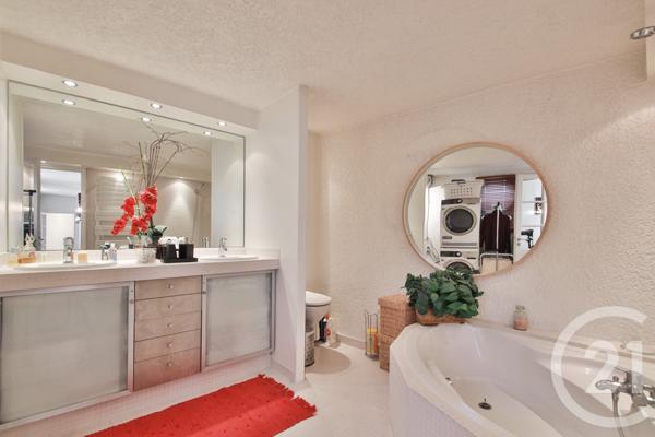 Appartement F5 à vendre  4 pièces - 169,78 m2 SURESNES - 92