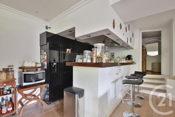 Appartement F5 à vendre  4 pièces - 169,78 m2 SURESNES - 92