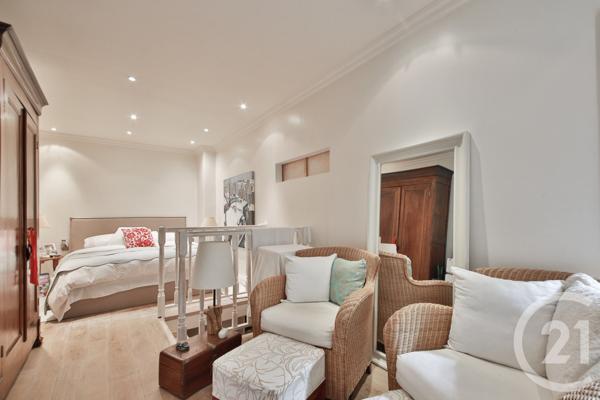 Appartement F5 à vendre  4 pièces - 169,78 m2 SURESNES - 92