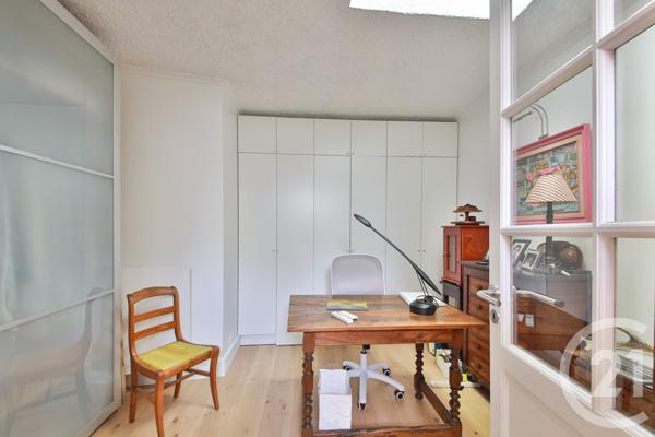 Appartement F5 à vendre  4 pièces - 169,78 m2 SURESNES - 92