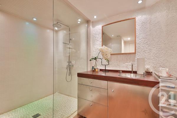 Appartement F5 à vendre  4 pièces - 169,78 m2 SURESNES - 92