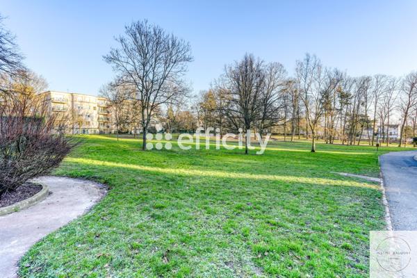 Appartement
         5 pièces
        - 111 m² 580 000 € *