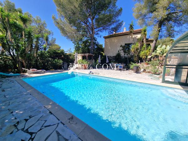 Villa 9 pièce(s) 7 chambre(s) 203 m²