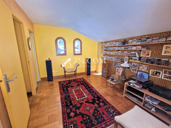 Villa 9 pièce(s) 7 chambre(s) 203 m²