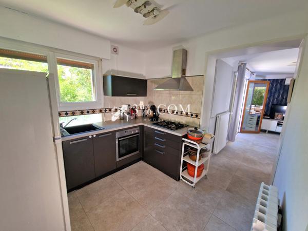 Villa 9 pièce(s) 7 chambre(s) 203 m²