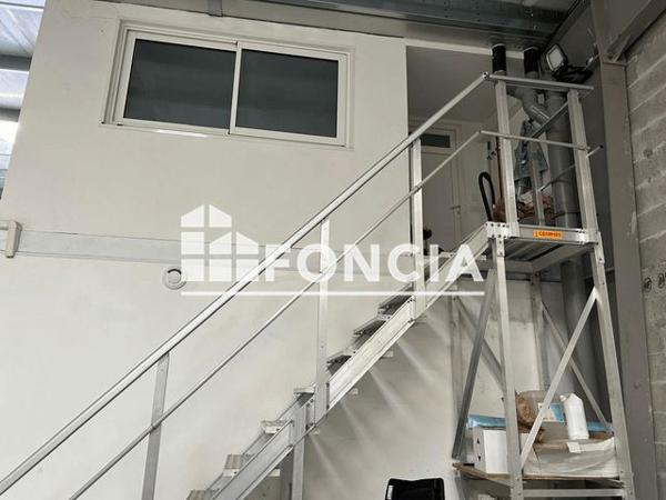 Location Local commercial 2 pièces 300 m² - 21 RUE DU PHARE Merignac 33700