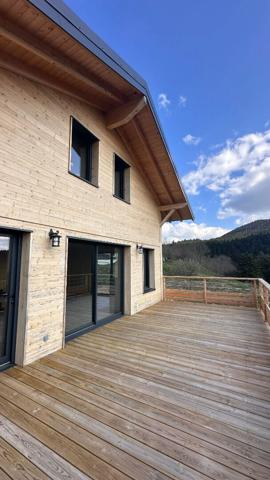 Magnifique chalet NEUF meublé
