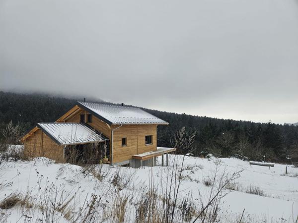 Magnifique chalet NEUF meublé