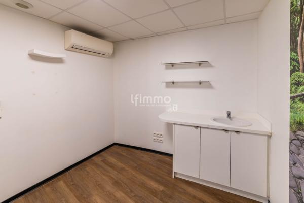 Locaux Commerciaux à vendre, dans la Vieille-Ville de Faulquemont.