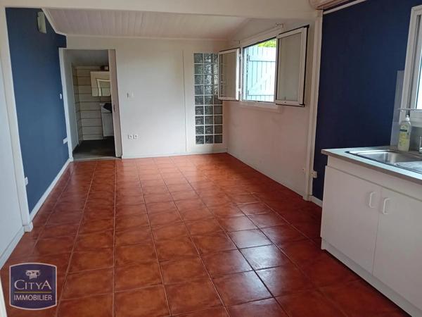 Appartement à louer 1 pièce 21m² Saint-Pierre (97410)