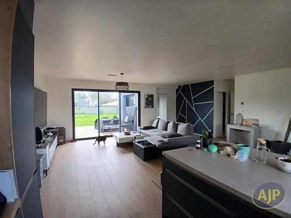 Location maison Monnieres : 1 395 € - AJP Immobilier Clisson