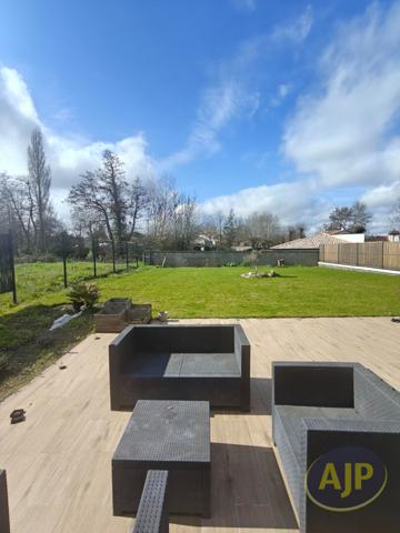 Location maison Monnieres : 1 395 € - AJP Immobilier Clisson