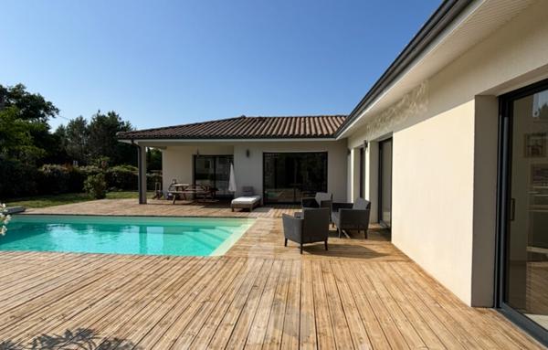 Belle maison contemporaine d'environ 134 m2