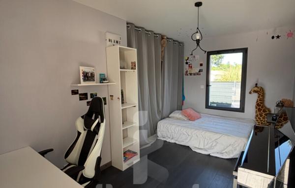 Belle maison contemporaine d'environ 134 m2