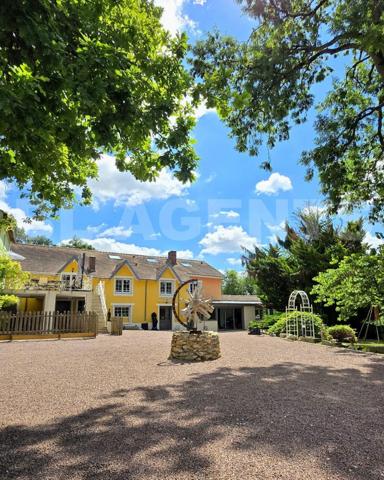Domaine d'exception niché au cœur d'un domaine de plus de 4,5 hectares 