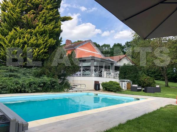 Domaine d'exception niché au cœur d'un domaine de plus de 4,5 hectares 