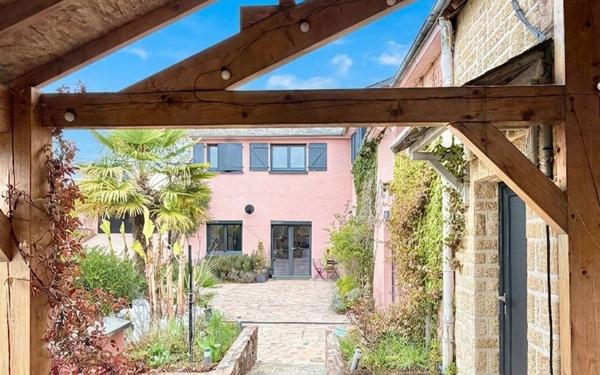 Maison à vendre    7 pièces • 214 m2 Chartres