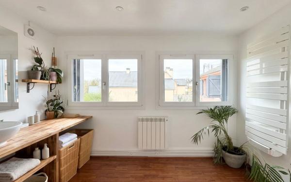 Maison à vendre    7 pièces • 214 m2 Chartres