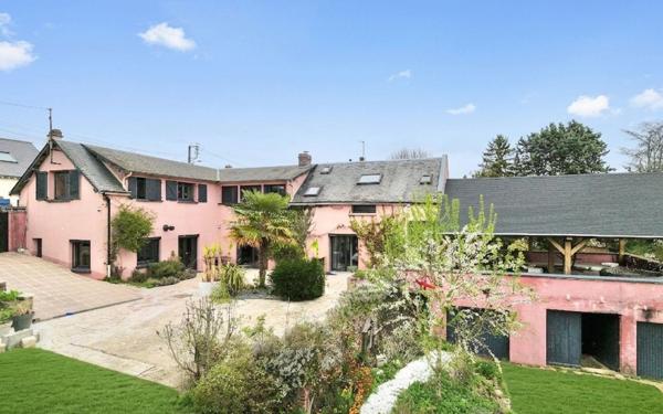 Maison à vendre    7 pièces • 214 m2 Chartres