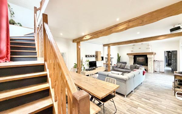 Maison à vendre    7 pièces • 214 m2 Chartres