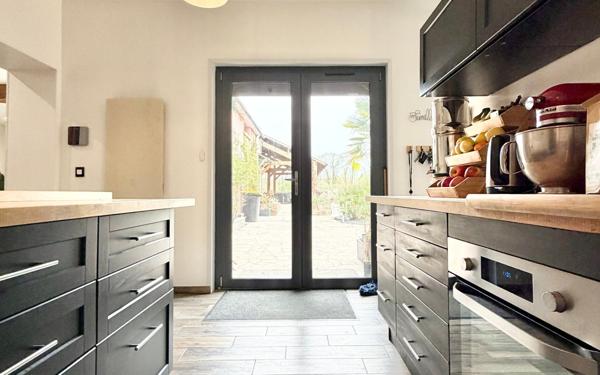 Maison à vendre    7 pièces • 214 m2 Chartres