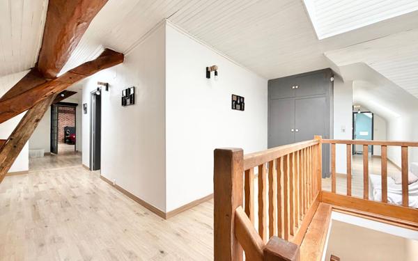 Maison à vendre    7 pièces • 214 m2 Chartres