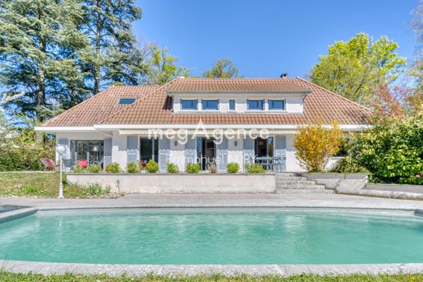 Maison à CHARBONNIERES-LES-BAINS, 69260 - 7 pièces 216m²