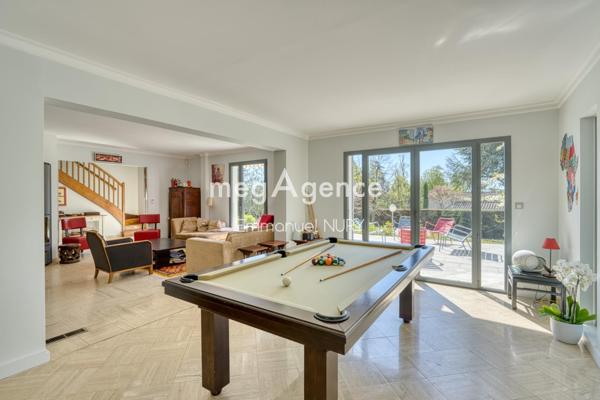 Maison à CHARBONNIERES-LES-BAINS, 69260 - 7 pièces 216m²