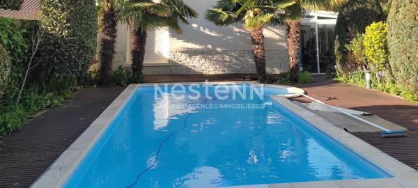 Maison de faubourg 150 m² Hab. - 4 chambres, garages, piscine, jardin