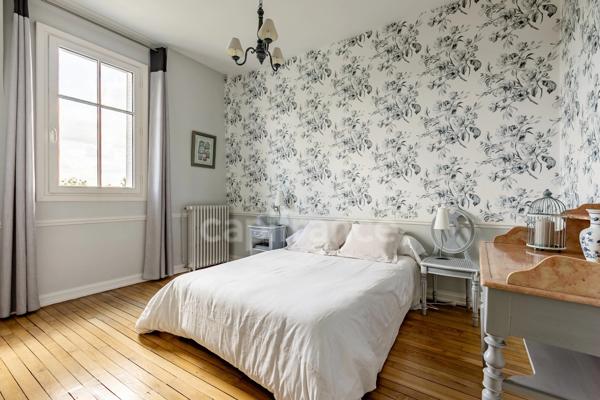 MAISON BOURGEOISE A VENDRE 11 PIECES (SOiSSONS) – 406 m² – 6 CHAMBRES – 5 SALLES D’EAU / SALLE DE BAINS – SALLE DE RECEPTION- SOUS- SOL – GARAGE - PISCINE – JARDIN DE 1 430 m²