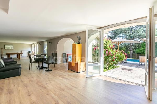 MAISON BOURGEOISE A VENDRE 11 PIECES (SOiSSONS) – 406 m² – 6 CHAMBRES – 5 SALLES D’EAU / SALLE DE BAINS – SALLE DE RECEPTION- SOUS- SOL – GARAGE - PISCINE – JARDIN DE 1 430 m²
