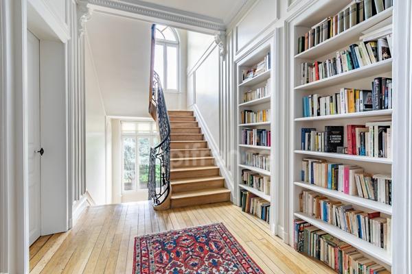 MAISON BOURGEOISE A VENDRE 11 PIECES (SOiSSONS) – 406 m² – 6 CHAMBRES – 5 SALLES D’EAU / SALLE DE BAINS – SALLE DE RECEPTION- SOUS- SOL – GARAGE - PISCINE – JARDIN DE 1 430 m²