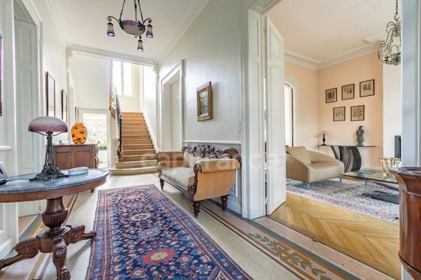 MAISON BOURGEOISE A VENDRE 11 PIECES (SOiSSONS) – 406 m² – 6 CHAMBRES – 5 SALLES D’EAU / SALLE DE BAINS – SALLE DE RECEPTION- SOUS- SOL – GARAGE - PISCINE – JARDIN DE 1 430 m²