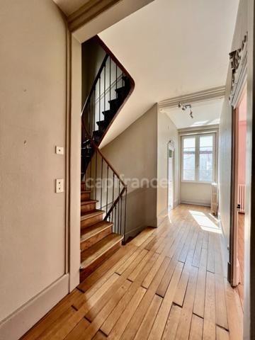 ORLEANS CENTRE VILLE et Bords de Loire à vendre belle MAISON DE VILLE double réception, 5 chambres, terrasse bois sur jardinet avec garage