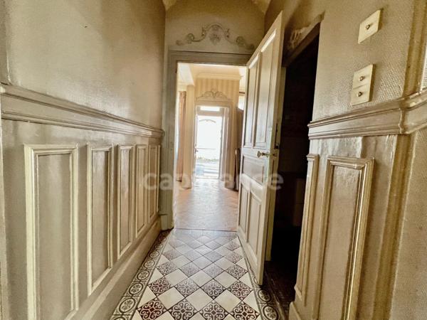 ORLEANS CENTRE VILLE et Bords de Loire à vendre belle MAISON DE VILLE double réception, 5 chambres, terrasse bois sur jardinet avec garage