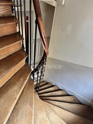 ORLEANS CENTRE VILLE et Bords de Loire à vendre belle MAISON DE VILLE double réception, 5 chambres, terrasse bois sur jardinet avec garage