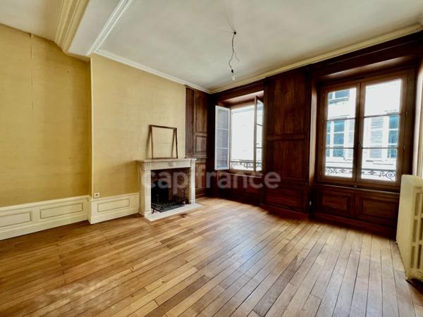 ORLEANS CENTRE VILLE et Bords de Loire à vendre belle MAISON DE VILLE double réception, 5 chambres, terrasse bois sur jardinet avec garage