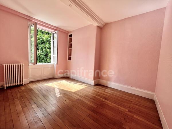 ORLEANS CENTRE VILLE et Bords de Loire à vendre belle MAISON DE VILLE double réception, 5 chambres, terrasse bois sur jardinet avec garage