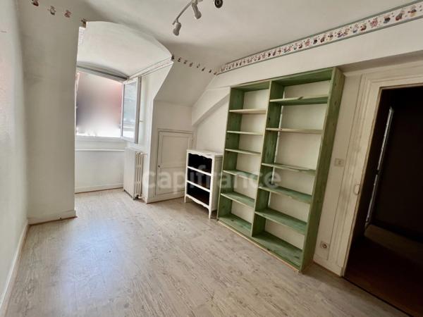 ORLEANS CENTRE VILLE et Bords de Loire à vendre belle MAISON DE VILLE double réception, 5 chambres, terrasse bois sur jardinet avec garage