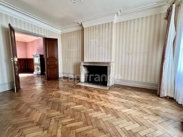 ORLEANS CENTRE VILLE et Bords de Loire à vendre belle MAISON DE VILLE double réception, 5 chambres, terrasse bois sur jardinet avec garage