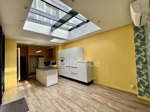 ORLEANS CENTRE VILLE et Bords de Loire à vendre belle MAISON DE VILLE double réception, 5 chambres, terrasse bois sur jardinet avec garage