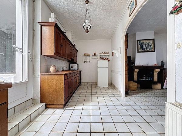 Maison à rénover à vendre à Drain - 2 chambres, dépendances et jardin