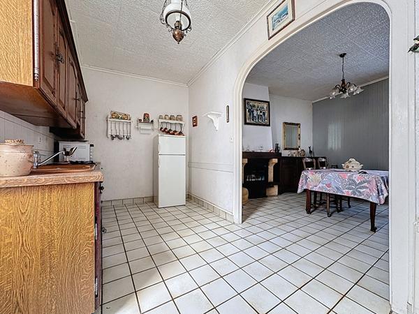 Maison à rénover à vendre à Drain - 2 chambres, dépendances et jardin