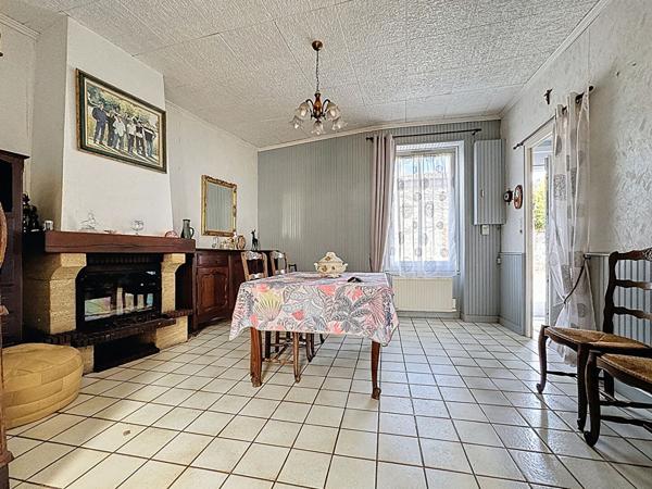 Maison à rénover à vendre à Drain - 2 chambres, dépendances et jardin