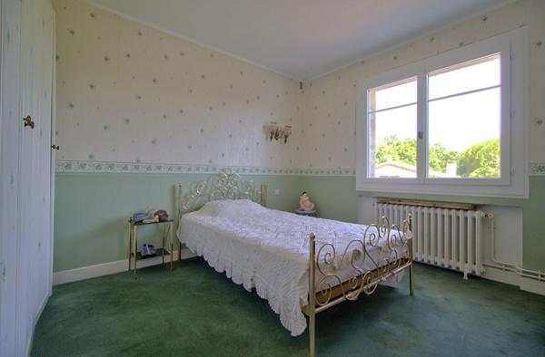 FOULAYRONNES - Ensemble immobilier de caractère de 315m² avec dépendance, garages et vue dans un environnement calme